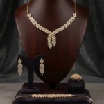 Golden Laurel Jewelry Set